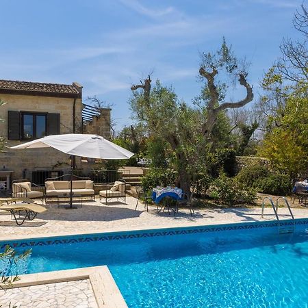 Casa Ulmi Con Piscina Bed and Breakfast Uggiano La Chiesa Buitenkant foto