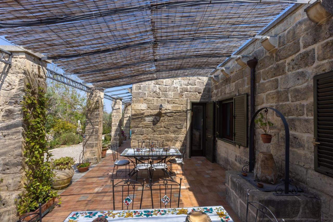 Casa Ulmi Con Piscina Bed and Breakfast Uggiano La Chiesa Buitenkant foto