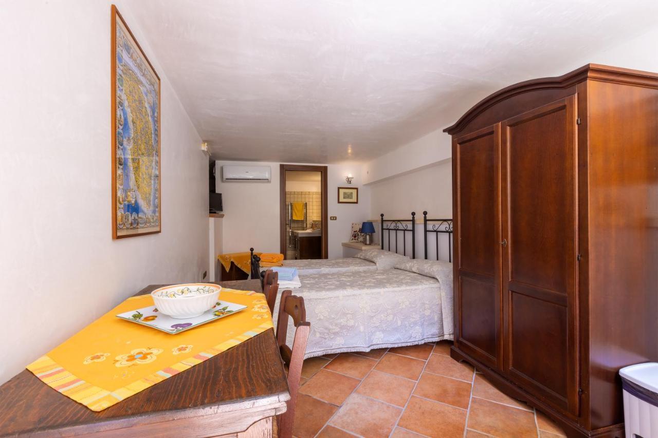 Casa Ulmi Con Piscina Bed and Breakfast Uggiano La Chiesa Buitenkant foto
