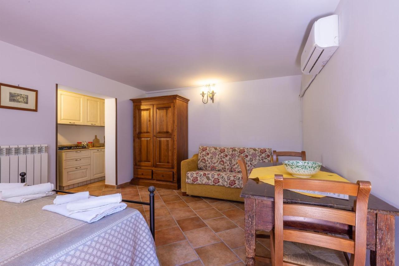 Casa Ulmi Con Piscina Bed and Breakfast Uggiano La Chiesa Buitenkant foto