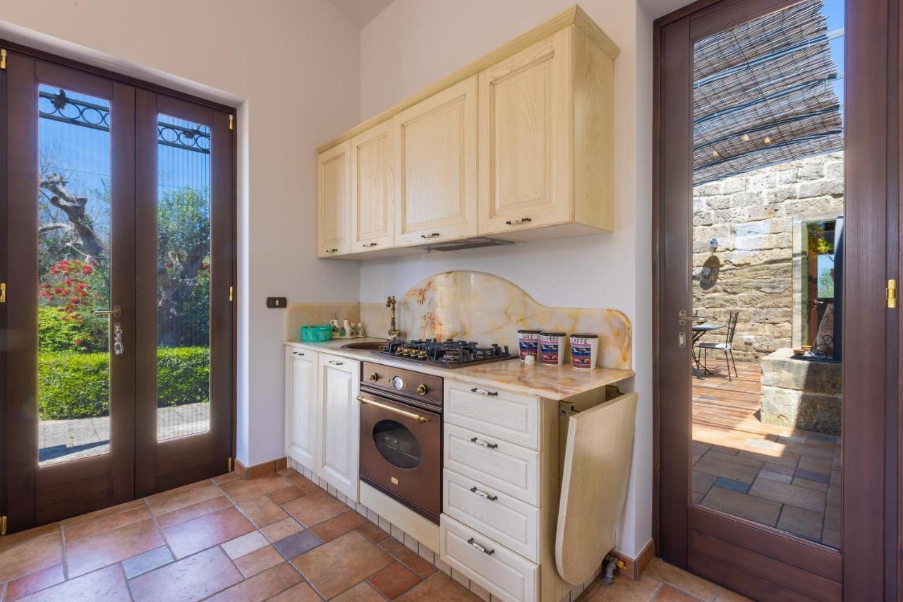 Casa Ulmi Con Piscina Bed and Breakfast Uggiano La Chiesa Buitenkant foto