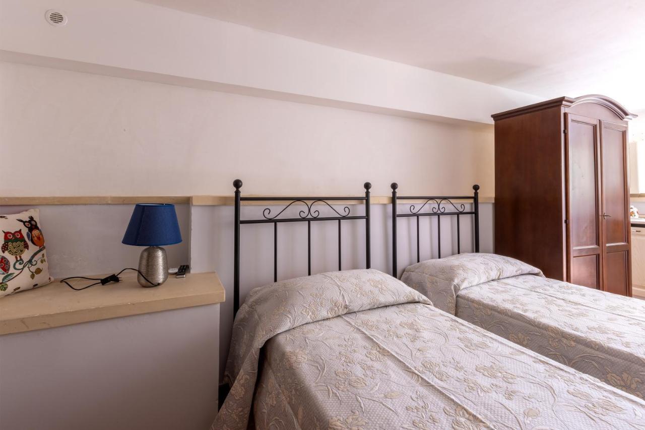 Casa Ulmi Con Piscina Bed and Breakfast Uggiano La Chiesa Buitenkant foto