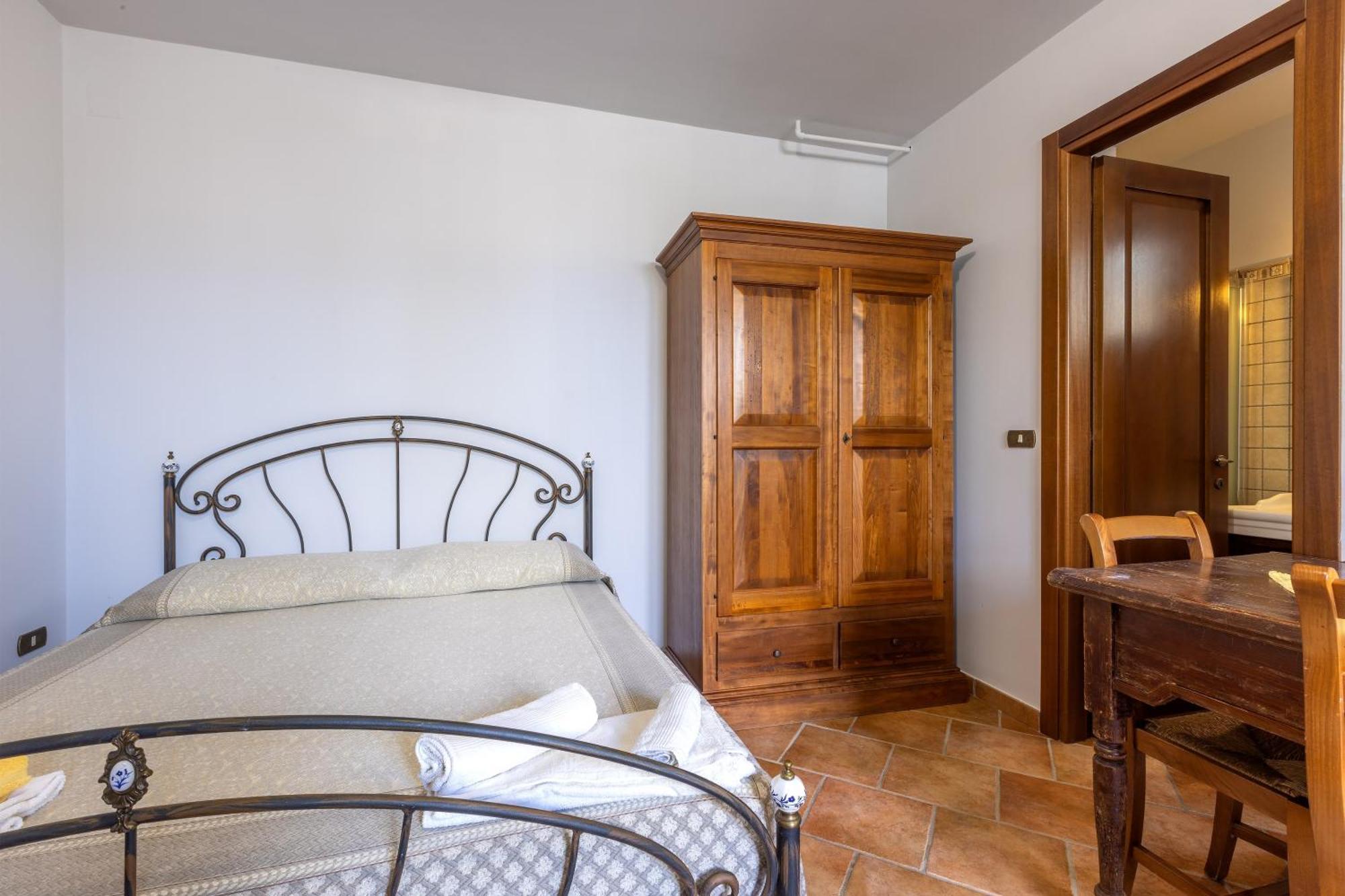 Casa Ulmi Con Piscina Bed and Breakfast Uggiano La Chiesa Buitenkant foto