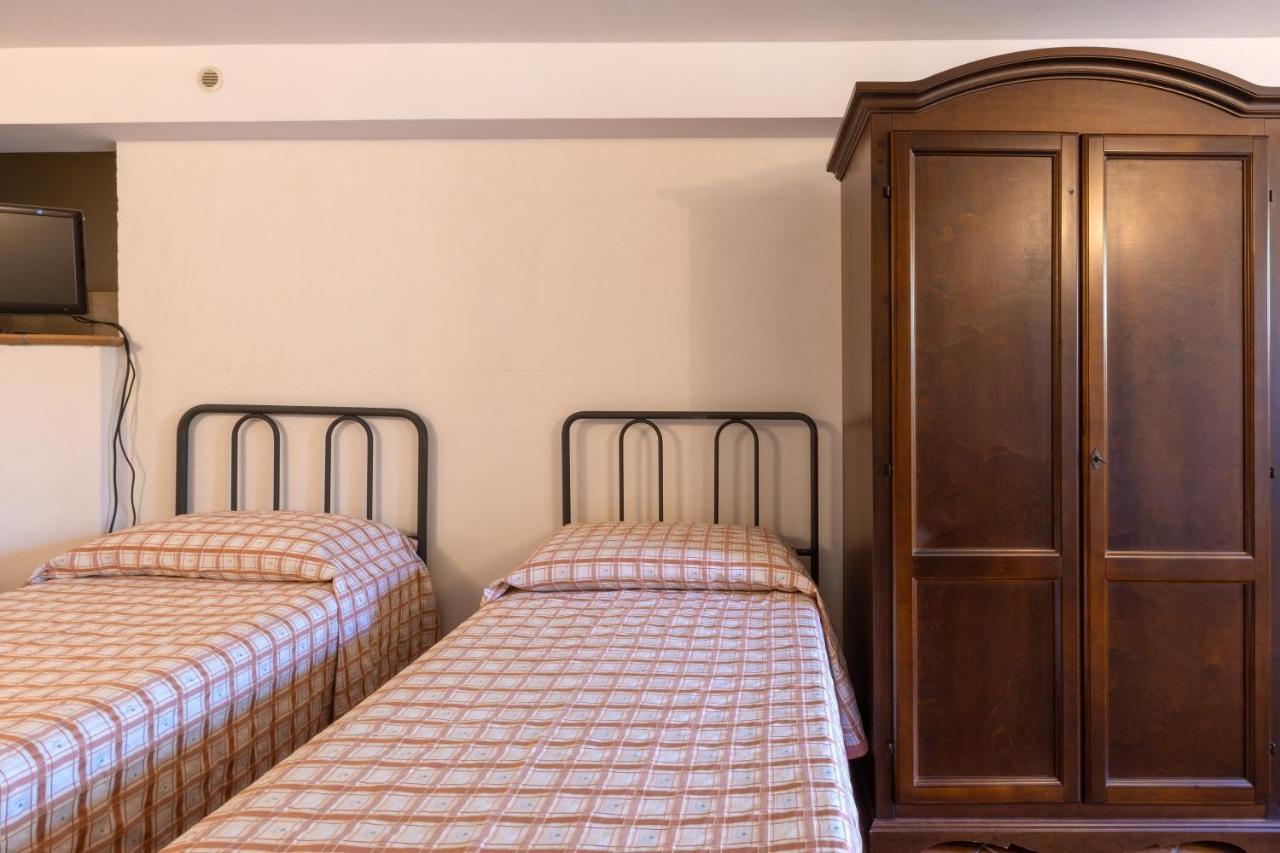 Casa Ulmi Con Piscina Bed and Breakfast Uggiano La Chiesa Buitenkant foto