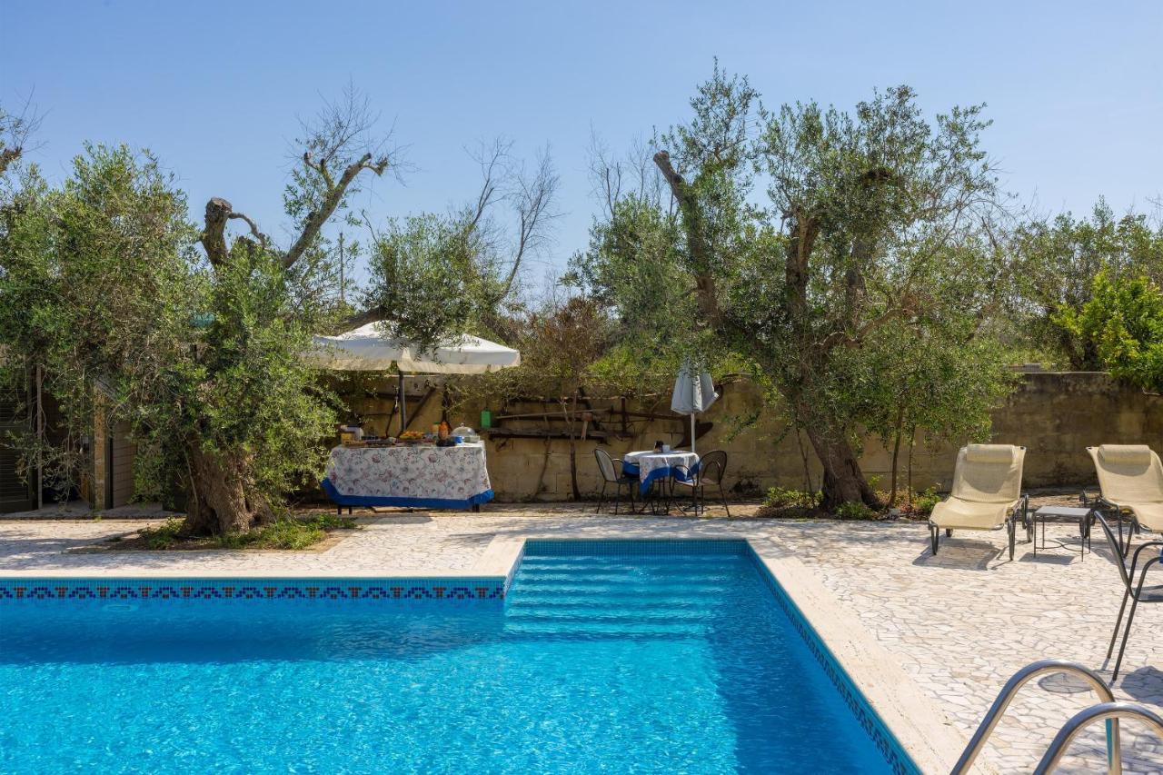 Casa Ulmi Con Piscina Bed and Breakfast Uggiano La Chiesa Buitenkant foto